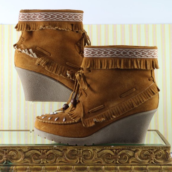 SoftMoc Suede Trinity Boot - Picture 10 of 16